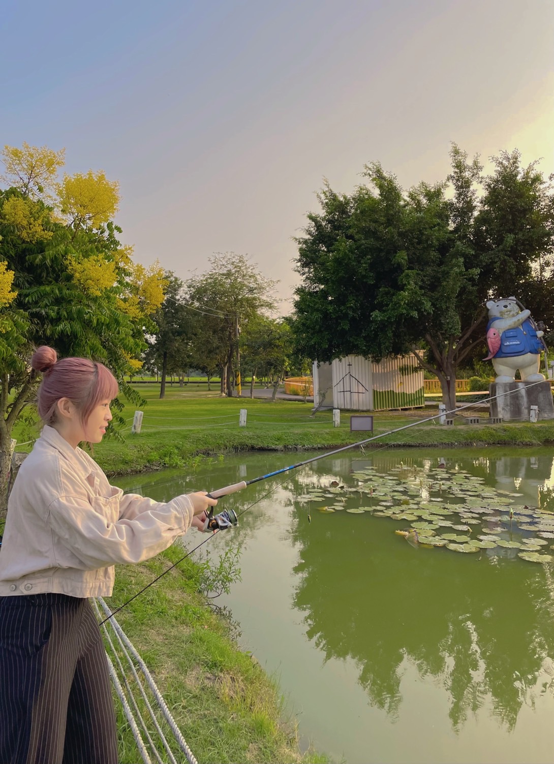 在城市裡的「戶外桃源」釣魚趣-寶熊漁樂碼頭 戶外釣魚體驗 好友/親子/情侶/家庭/公司等團體旅遊，現在結合戶外釣魚體驗，讓台中又多了一個全新的休閒體驗景點了！