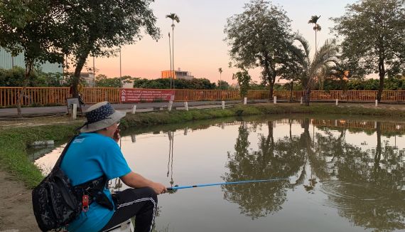 台中新景點 釣魚體驗-新手釣魚推薦 戶外釣魚池 情侶約會/親子釣魚好去處  